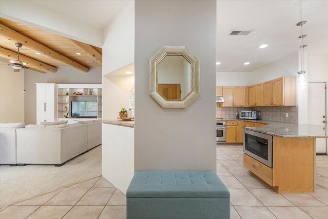 8864 Desert Fox Way NE, Albuquerque, NM 87122