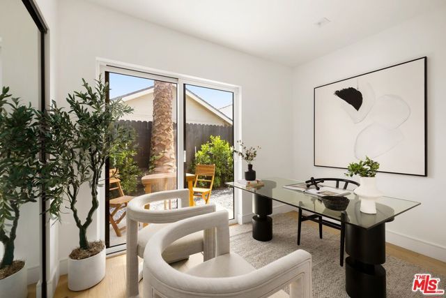 1120 S Lucerne Boulevard, Los Angeles, CA 90019
