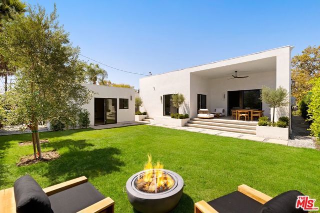 1120 S Lucerne Boulevard, Los Angeles, CA 90019