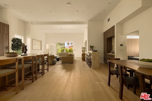 1120 S Lucerne Boulevard, Los Angeles, CA 90019
