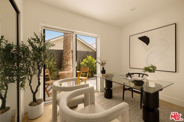 1120 S Lucerne Boulevard, Los Angeles, CA 90019