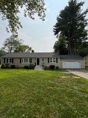 908 Stone Road, Windsor, CT 06095