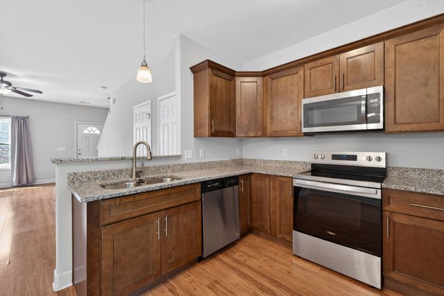 2043 Pinecrest Dr, Nashville, TN 37211