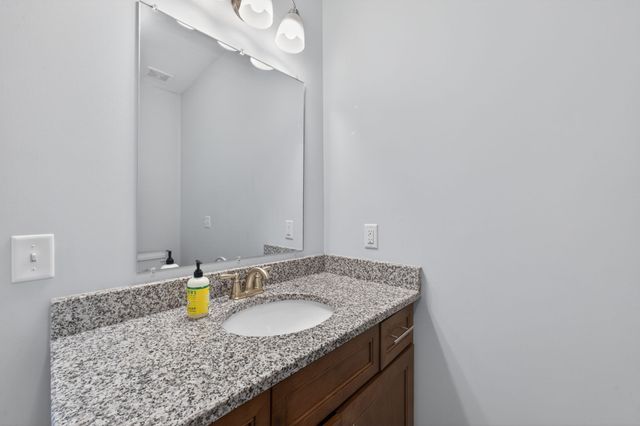 2043 Pinecrest Dr, Nashville, TN 37211