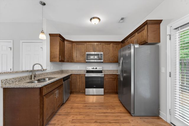 2043 Pinecrest Dr, Nashville, TN 37211