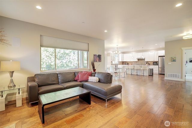 11627 21st Avenue SW, Burien, WA 98146