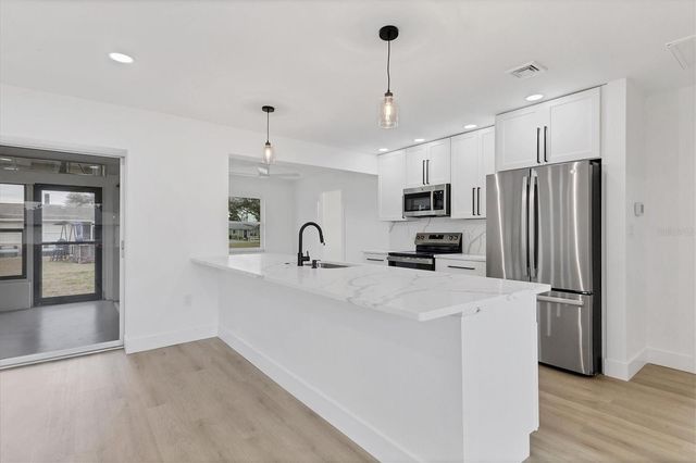 218 ALSACE AVENUE, Venice, FL 34293