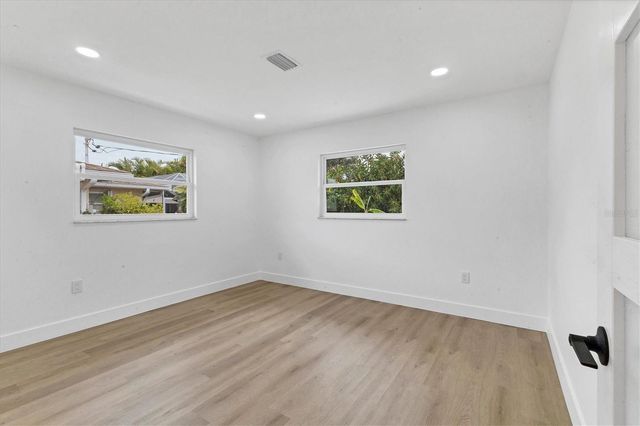 218 ALSACE AVENUE, Venice, FL 34293