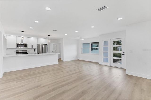 218 ALSACE AVENUE, Venice, FL 34293