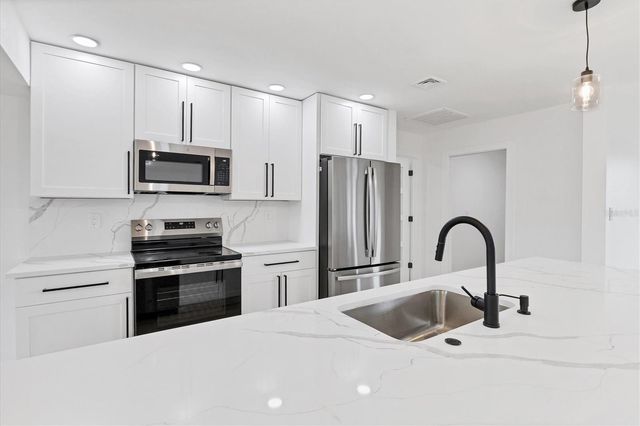 218 ALSACE AVENUE, Venice, FL 34293