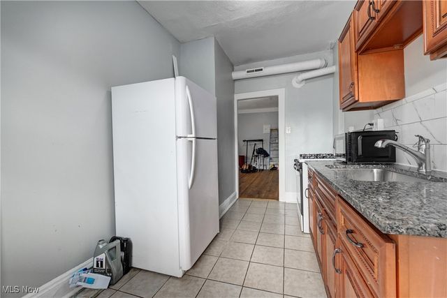 14120 Superior Road, Cleveland, OH 44118