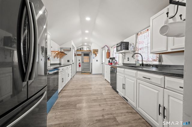 475 Ballfall Road, Middletown, CT 06457