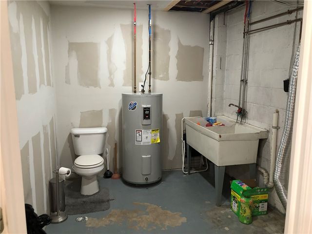 100 MOLLY STREET, South Union Twp, PA 15401