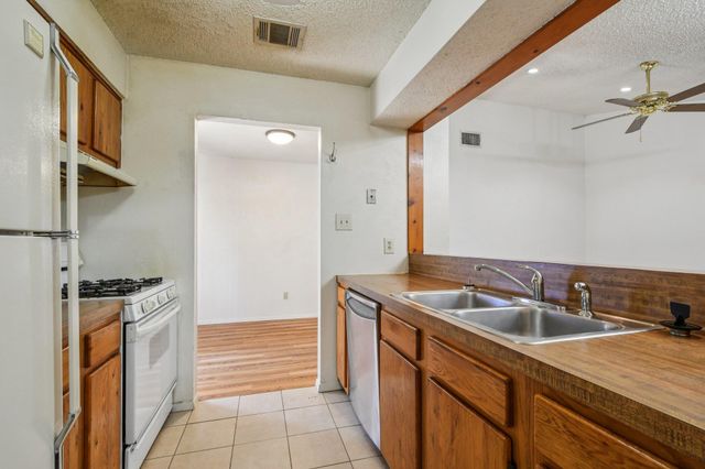 11948 Sunhillow BND A, Austin, TX 78758