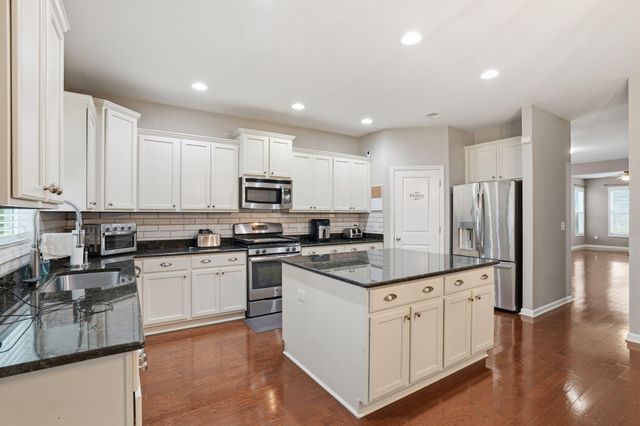 2307 Hummingbird Lane, Summerville, SC 29483