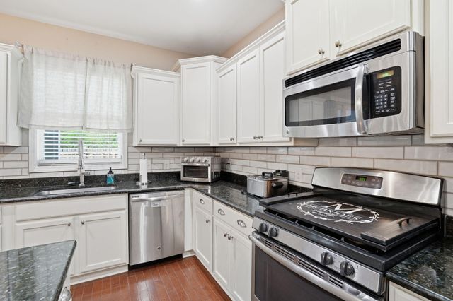 2307 Hummingbird Lane, Summerville, SC 29483