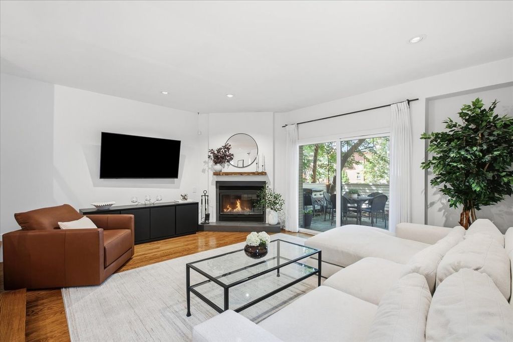 1341 N Wolcott Avenue A, Chicago, IL 60622 — photo 4