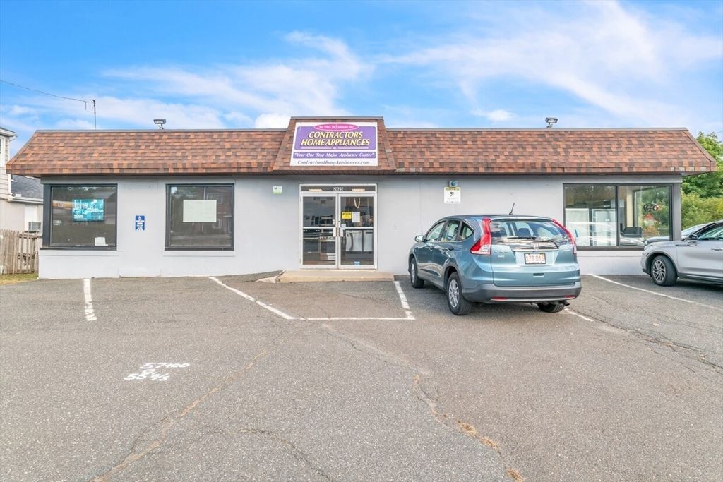 2025 Riverdale St, West Springfield, MA 01089