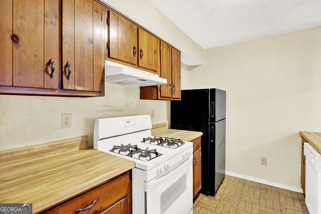 1330 Old Countryside Circle, Stone Mountain, GA 30083
