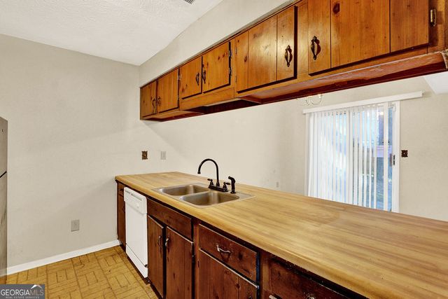 1330 Old Countryside Circle, Stone Mountain, GA 30083