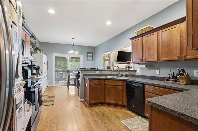 12 Laurel Way NE, White, GA 30184