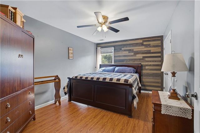 12 Laurel Way NE, White, GA 30184