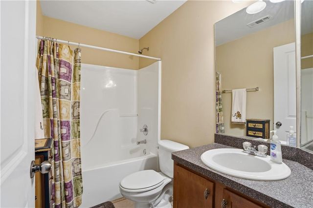 12 Laurel Way NE, White, GA 30184