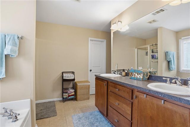 12 Laurel Way NE, White, GA 30184