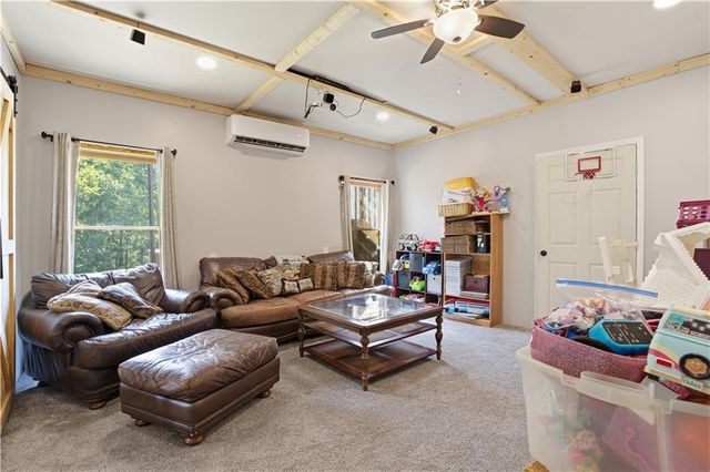12 Laurel Way NE, White, GA 30184