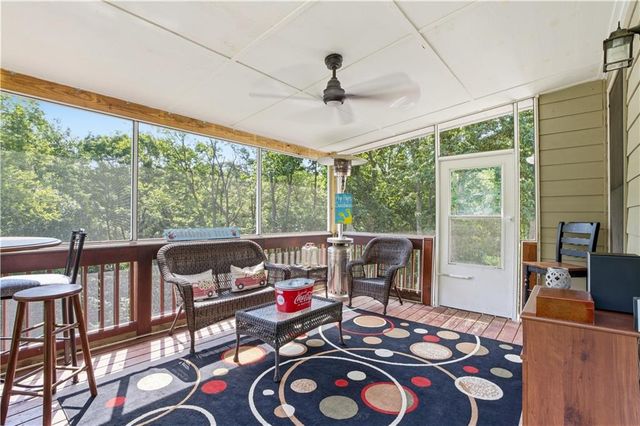 12 Laurel Way NE, White, GA 30184