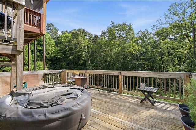 12 Laurel Way NE, White, GA 30184