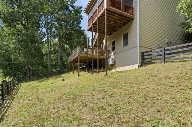 12 Laurel Way NE, White, GA 30184