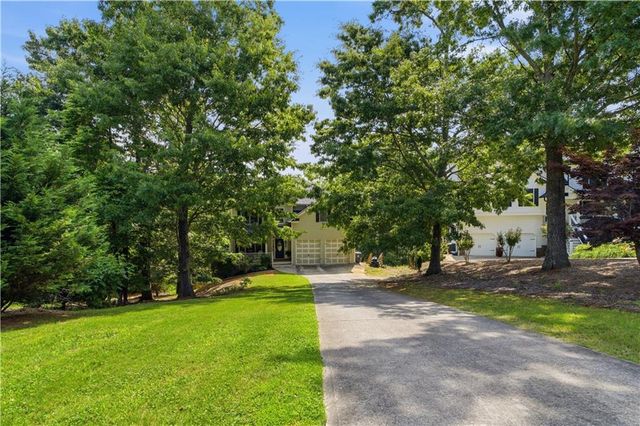 12 Laurel Way NE, White, GA 30184