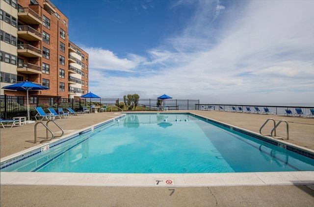 1 Seal Harbor Rd 812, Winthrop, MA 02152