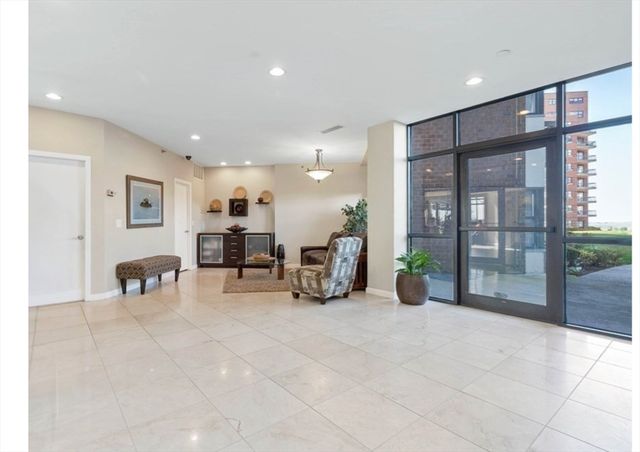 1 Seal Harbor Rd 812, Winthrop, MA 02152