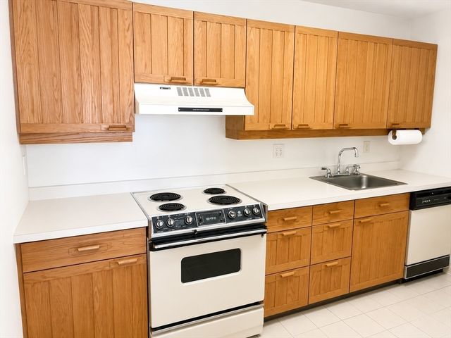 1 Seal Harbor Rd 812, Winthrop, MA 02152