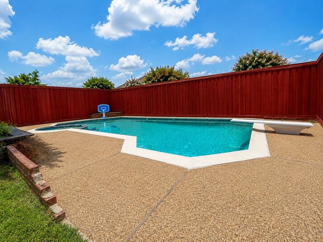 1405 Meadow Drive, Irving, TX 75063