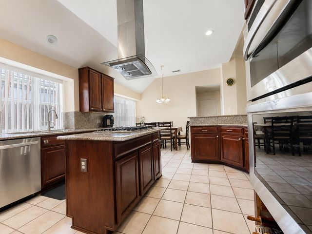 1405 Meadow Drive, Irving, TX 75063