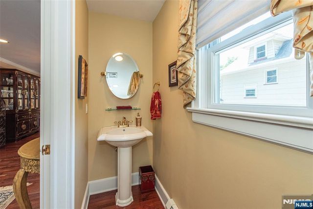 10 Irving Place, Nutley, NJ 07110