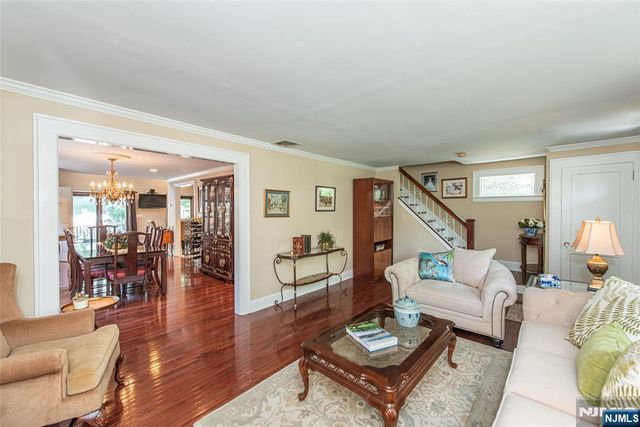10 Irving Place, Nutley, NJ 07110