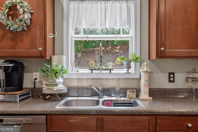 613 Hemlock Court, Villa Rica, GA 30180