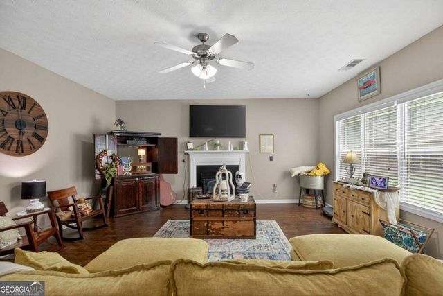 613 Hemlock Court, Villa Rica, GA 30180