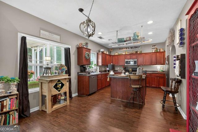 613 Hemlock Court, Villa Rica, GA 30180