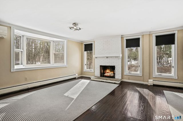 12 Skidmore Lane, Newtown, CT 06482