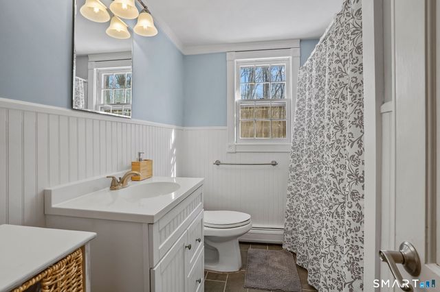 12 Skidmore Lane, Newtown, CT 06482