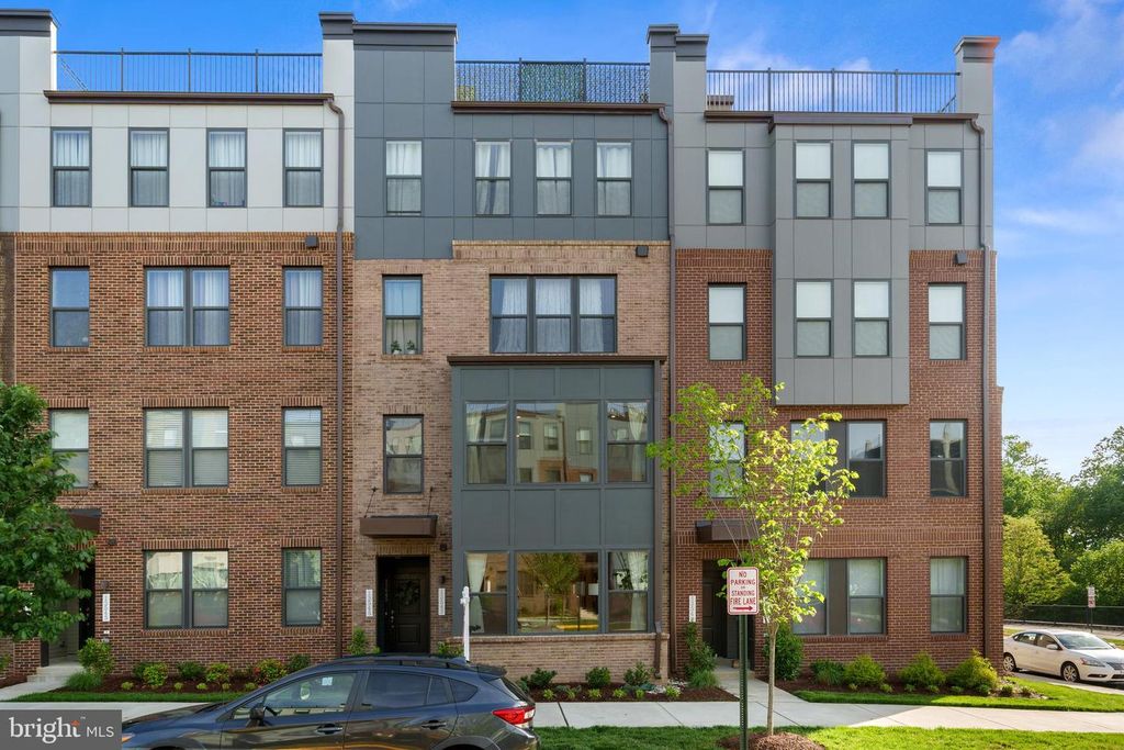 13547 SAYWARD BLVD #67, Herndon, VA 20171