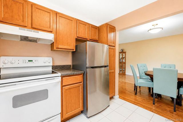 2439 Union Boulevard 3A, Islip, NY 11751
