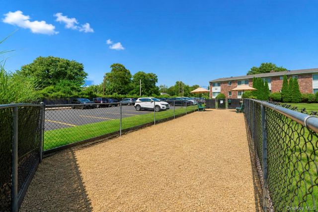 2439 Union Boulevard 3A, Islip, NY 11751