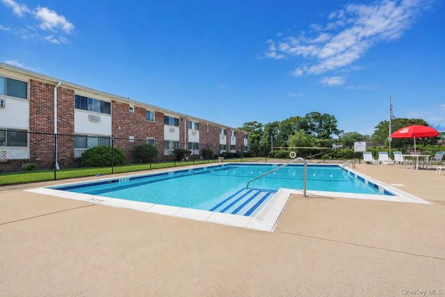 2439 Union Boulevard 3A, Islip, NY 11751