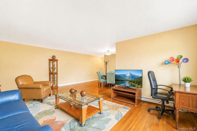 2439 Union Boulevard 3A, Islip, NY 11751